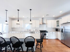 33 Melba St in Milford, CT - Building Photo - Building Photo