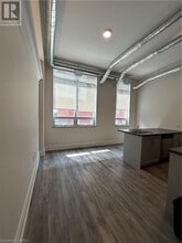 11 Queen St in Brantford, ON - Building Photo - Building Photo