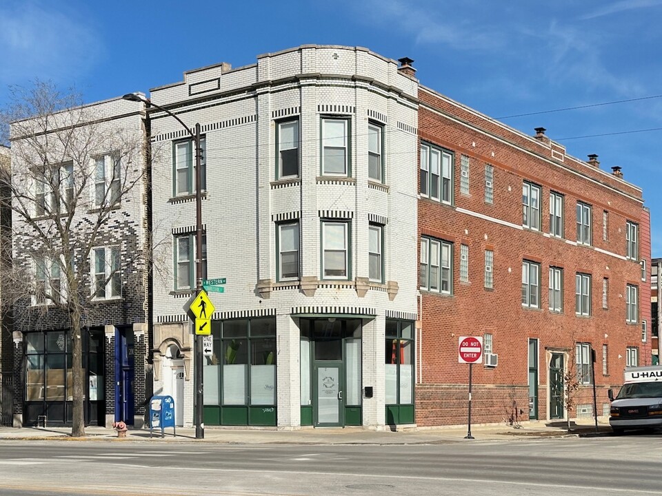 2348 W Charleston St in Chicago, IL - Building Photo