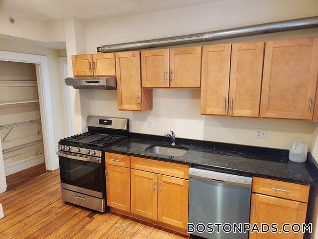 24 Centennial Pl