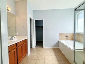 1050 Forest Haven Ct in Conroe, TX - Building Photo - Building Photo