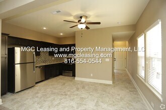 2201-2207 SW Suncatcher Rd in Lee's Summit, MO - Building Photo - Building Photo