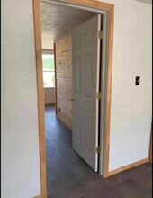108 Miller St, Unit 6 in Paden City, WV - Foto de edificio - Building Photo