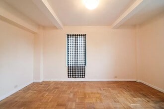 5 Metropolitan Oval in Bronx, NY - Building Photo - Building Photo