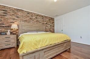 property at 101 Pin Oak Dr