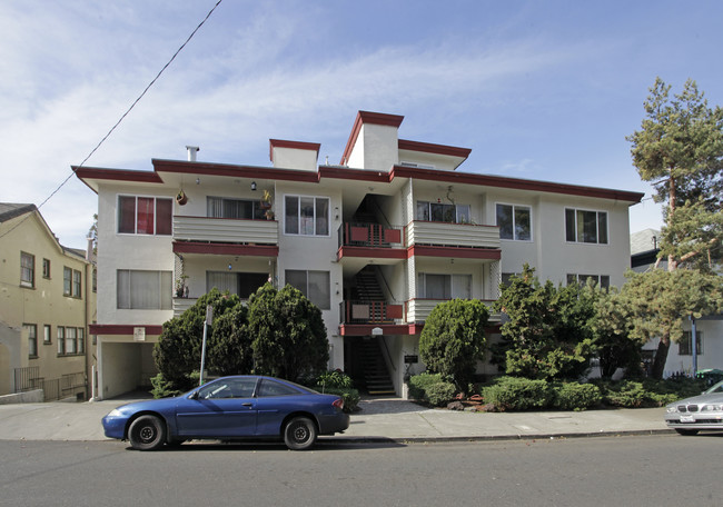 267 Lester Ave in Oakland, CA - Foto de edificio - Building Photo