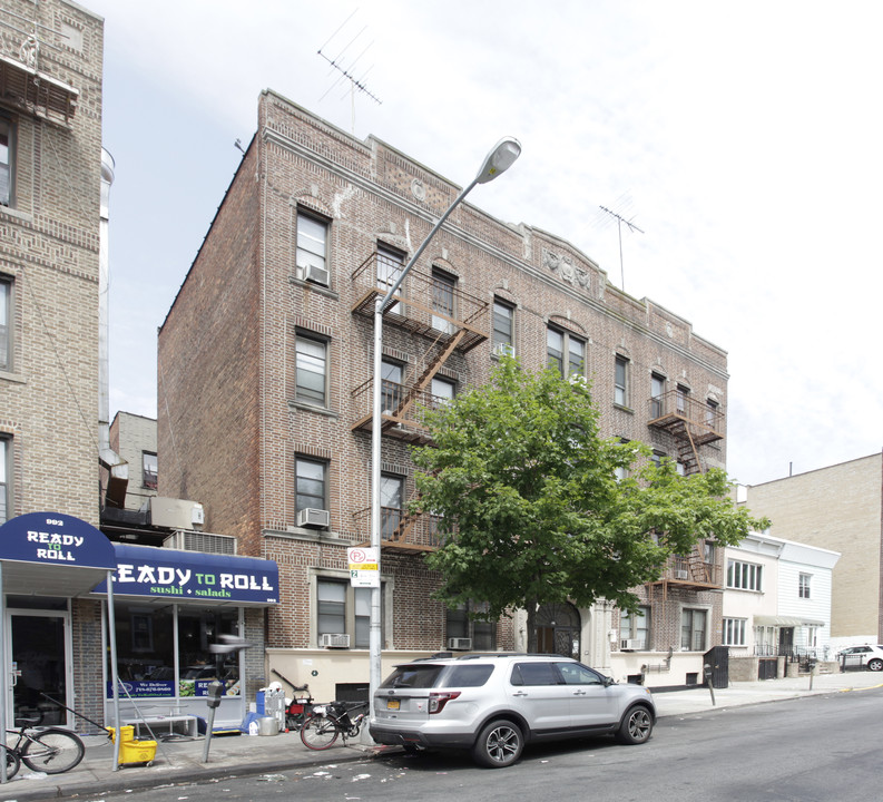 Marbin Court in Brooklyn, NY - Foto de edificio