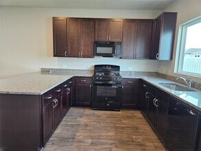 118 Bluestem Dr in Elgin, TX - Building Photo - Building Photo
