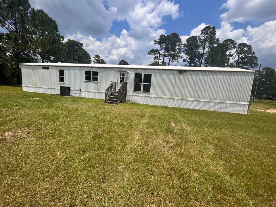 1403 Shanda Ct in Latta, SC - Building Photo