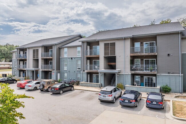 Markland/Wiles Apartments in Springfield, MO - Building Photo - Building Photo