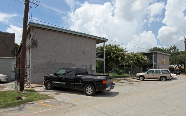 Spring Gardens and Johanna Square in Houston, TX - Building Photo - Building Photo