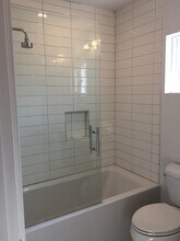 835 1/2 Waterloo St, Unit 835 1/2 in Los Angeles, CA - Building Photo - Building Photo