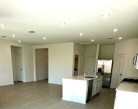 10650 Ellerston Rd in Cleveland, TX - Building Photo - Building Photo