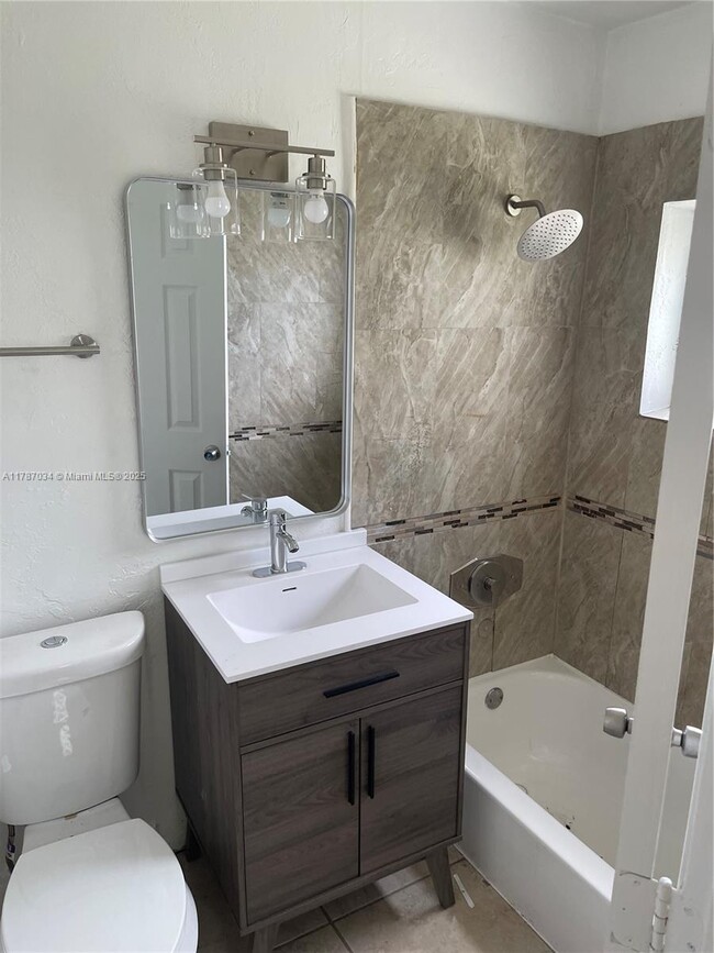 2329 NE 173rd St in North Miami Beach, FL - Building Photo - Building Photo
