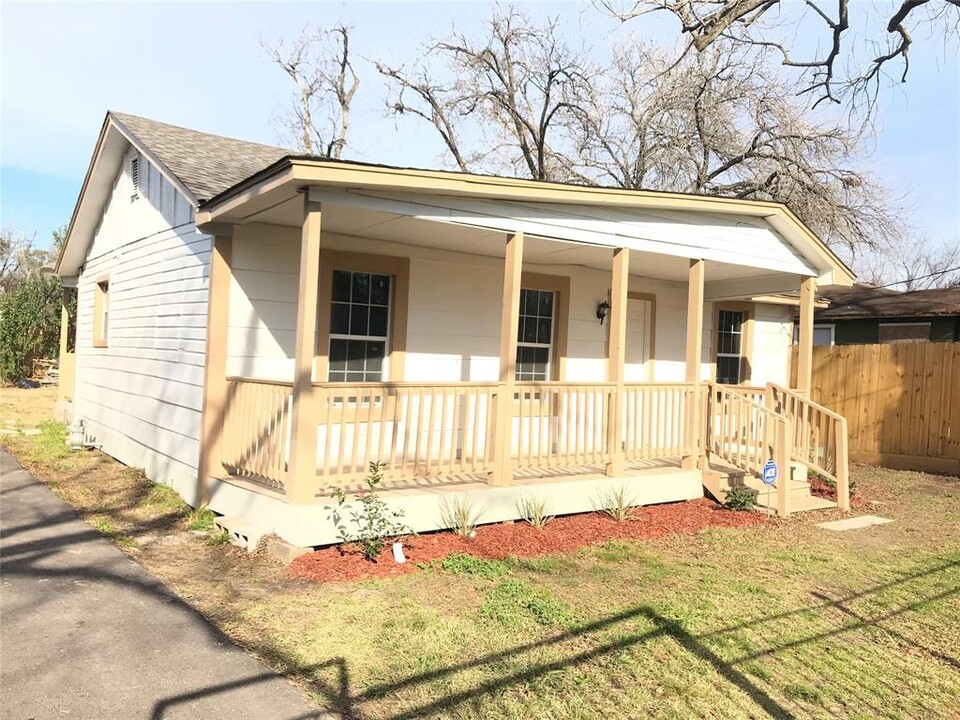 3717 Lydia St in Houston, TX - Foto de edificio