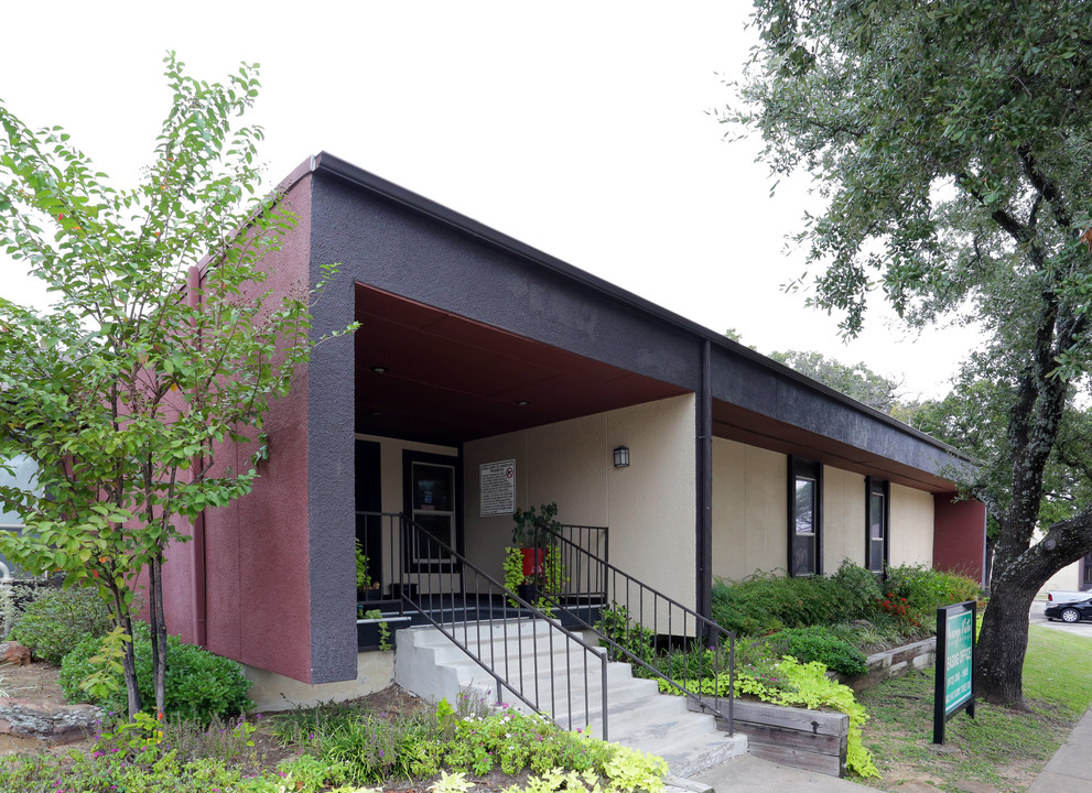 Arroyo Vista Apartments in Mesquite, TX - Building Photo