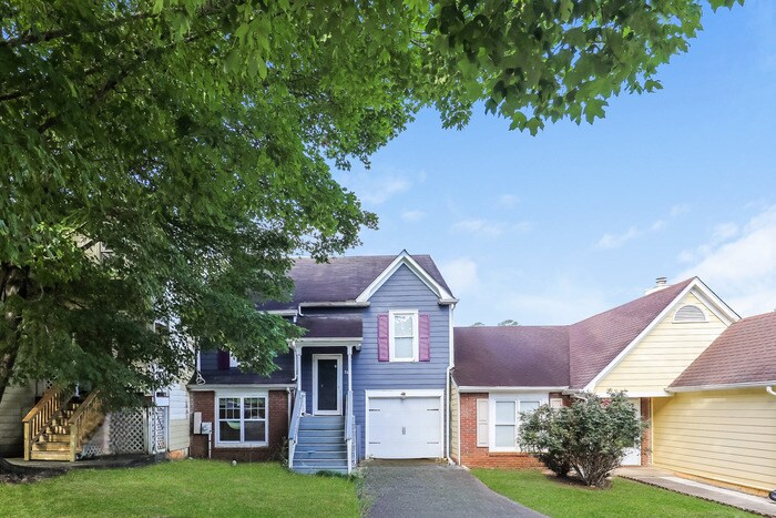 368 Lakeridge Ct in Riverdale, GA - Building Photo