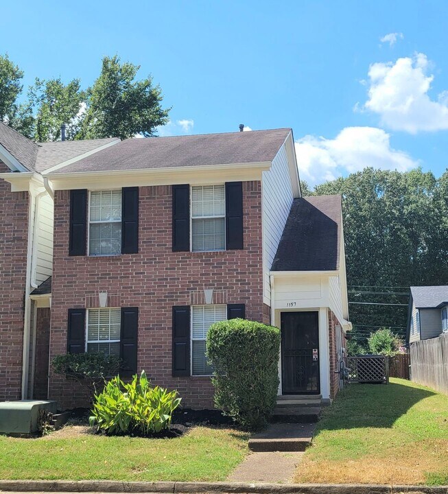 1157 Clear Creek Rd in Collierville, TN - Building Photo