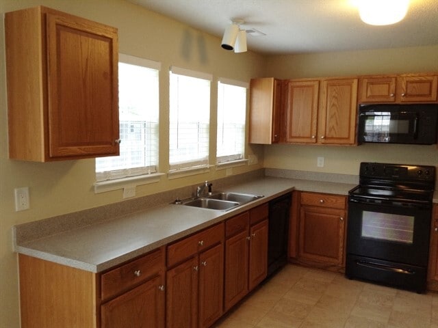 3646 Sunset Hollow Dr in High Point, NC - Foto de edificio - Building Photo