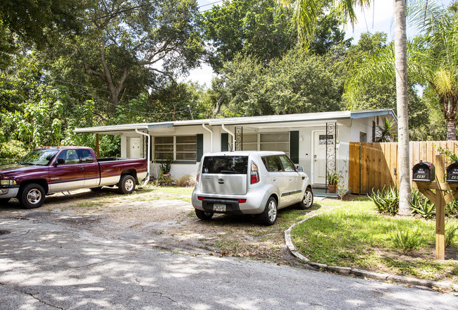 495 16th St NW in Largo, FL - Foto de edificio - Building Photo