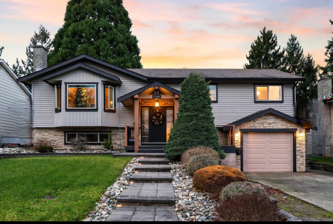 17265 59A Av in Surrey, BC - Building Photo