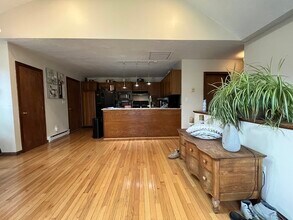 15 Burghardt St-Unit -B in Worcester, MA - Building Photo - Building Photo