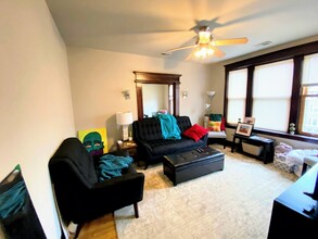 2113 W North Ave in Chicago, IL - Building Photo - Building Photo