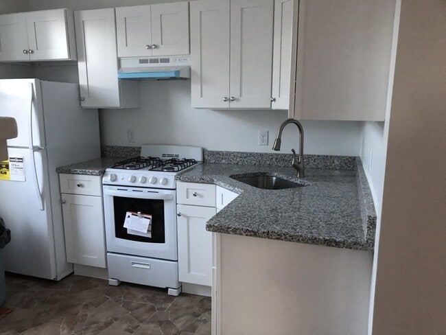 344 North St in Abington, MA - Building Photo - Building Photo