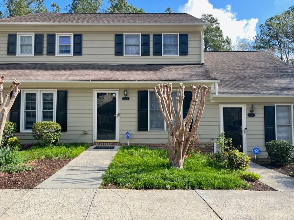 603 Gatehouse Ln in Durham, NC - Building Photo