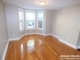 10 Stearns St, Unit 1a in Waltham, MA - Building Photo