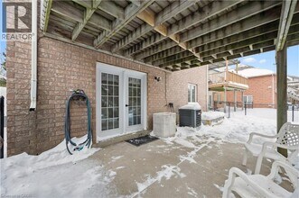 24 Carroll Crescent in Guelph, ON - Building Photo - Building Photo