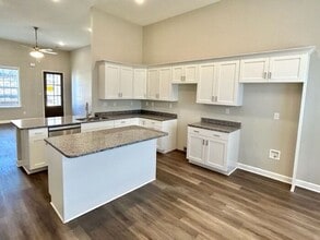 5771 Tucker Lndg in Horn Lake, MS - Building Photo - Building Photo