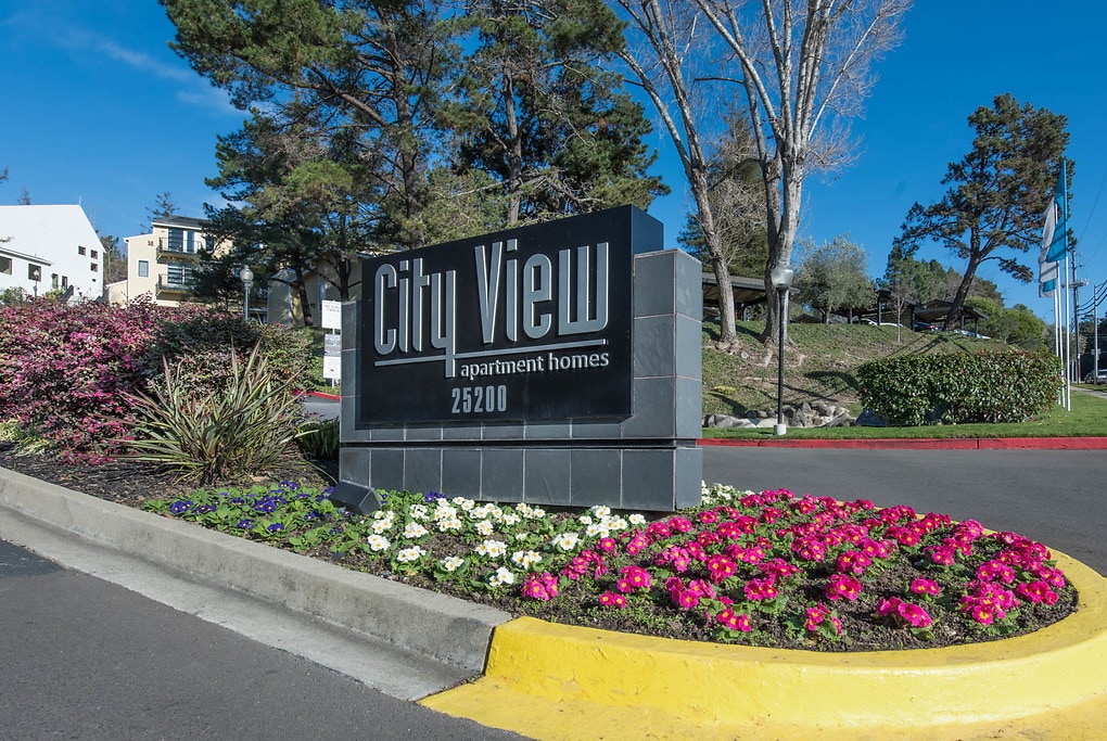 City View in Hayward, CA - Building Photo