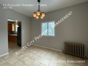 41 Pleasant Pkwy in Cheektowaga, NY - Building Photo - Building Photo