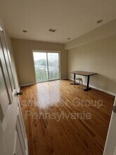 3856 Fairmount Ave in Philadelphia, PA - Building Photo - Building Photo
