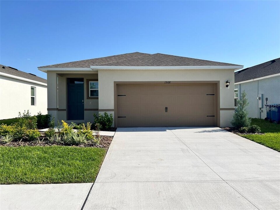 1508 Ellesmere Ave in Haines City, FL - Building Photo