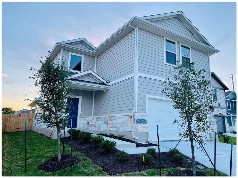 1309 Hazleton Cove in Austin, TX - Building Photo