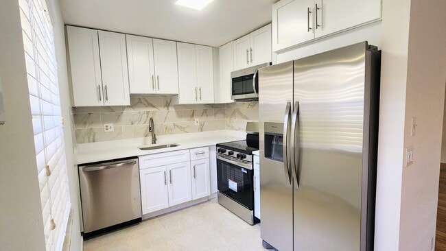 220 Piedmont E in Delray Beach, FL - Building Photo - Building Photo