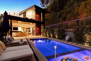 1331 Belfast Dr in Los Angeles, CA - Building Photo