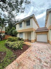 6524 Hidden Cove Dr in Davie, FL - Building Photo - Building Photo