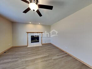 24433 Independence Blvd in Crete, IL - Foto de edificio - Building Photo