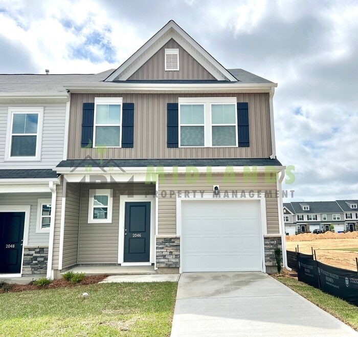 2046 Day Lily Wy in Elgin, SC - Building Photo