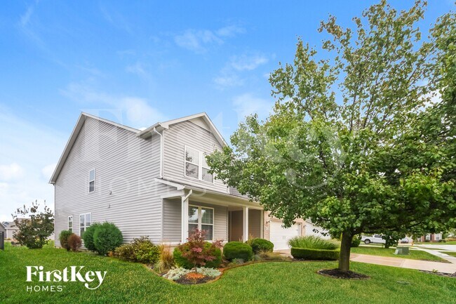 1536 Maplewood Ln in Pendleton, IN - Foto de edificio - Building Photo