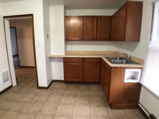 property at 914 Broadway St