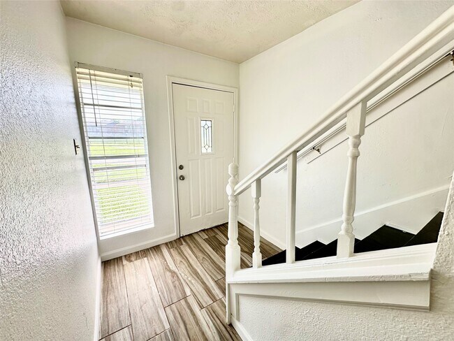 13539 Castilian Dr in Houston, TX - Building Photo - Building Photo