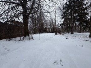 15624 Halliday Ave in Cleveland, OH - Building Photo - Building Photo