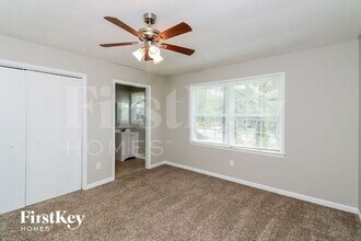 3975 Sandy Plains Rd in Marietta, GA - Foto de edificio - Building Photo
