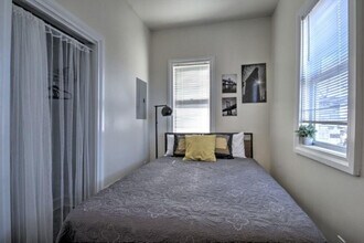 1722 14th Ave in Seattle, WA - Foto de edificio - Building Photo