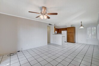 5216 Mandalay Springs Dr in Las Vegas, NV - Building Photo - Building Photo