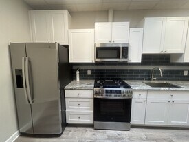 276 Cypress Ave in Bogota, NJ - Building Photo